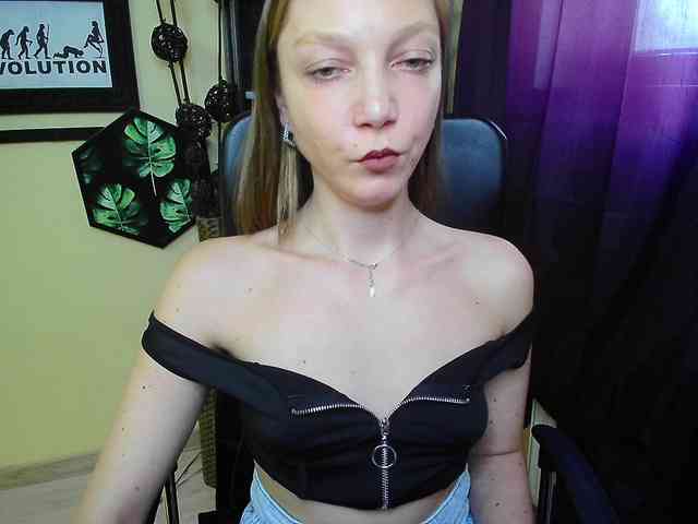 EmillyExtasy webcam