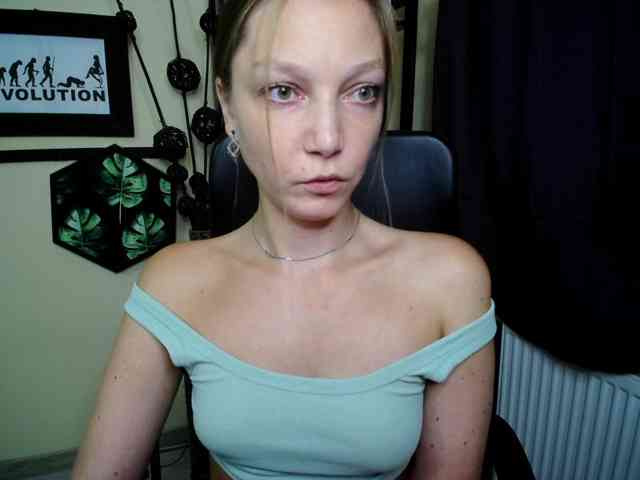 EmillyExtasy webcam