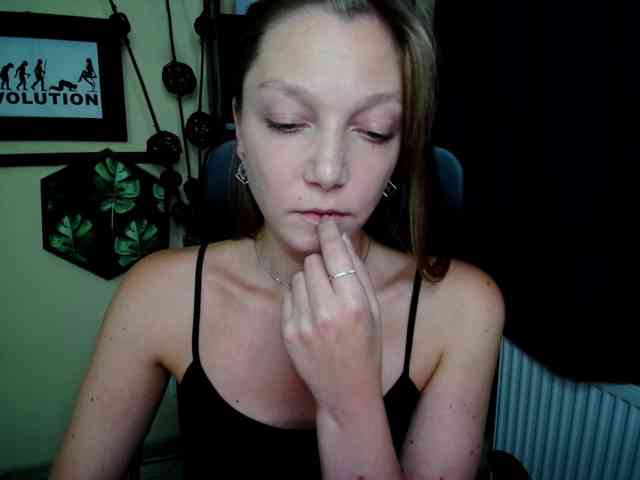 EmillyExtasy webcam