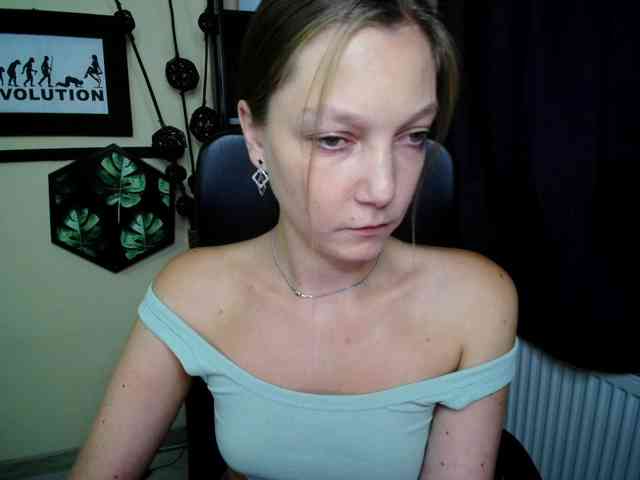 EmillyExtasy webcam
