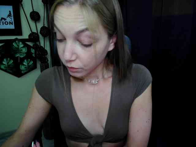 Model: EmillyExtasy