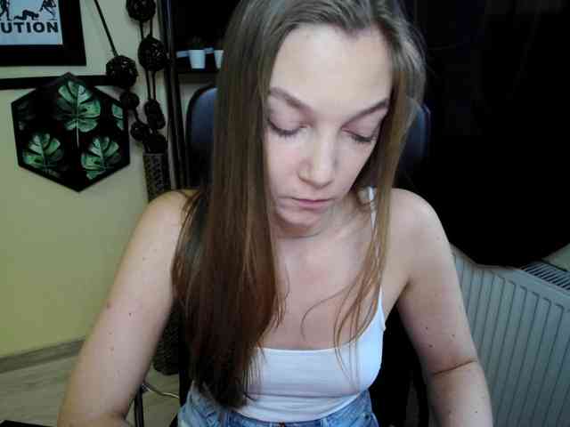 Model: EmillyExtasy