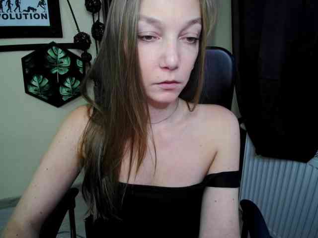 Model: EmillyExtasy