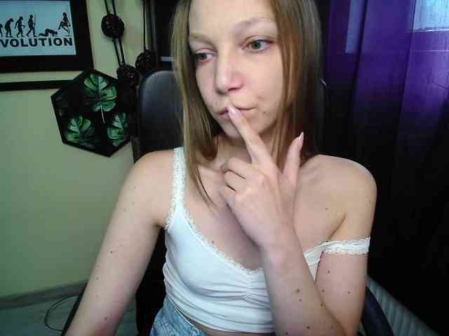 EmillyExtasy webcam