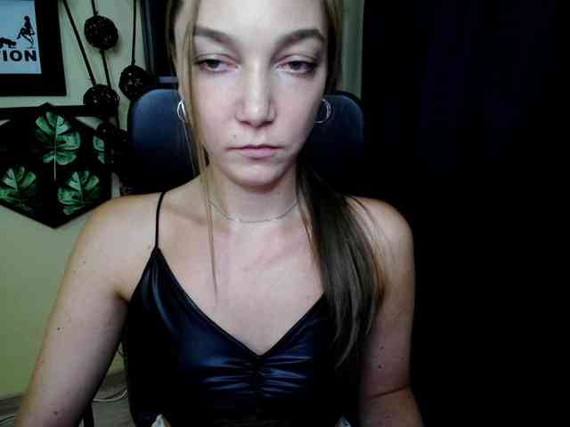 EmillyExtasy webcam