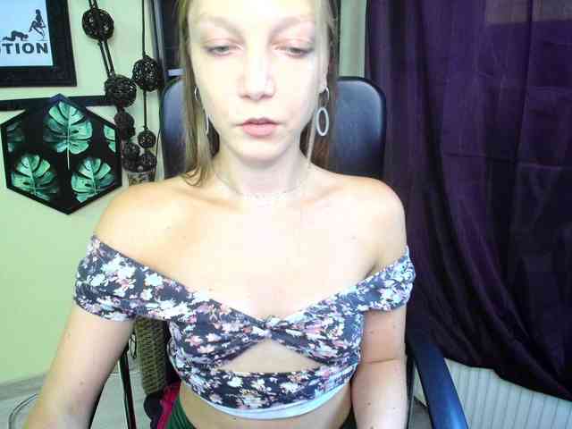 EmillyExtasy webcam