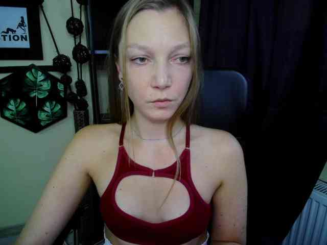 Model: EmillyExtasy