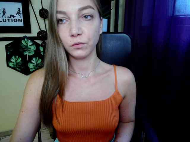 Model: EmillyExtasy