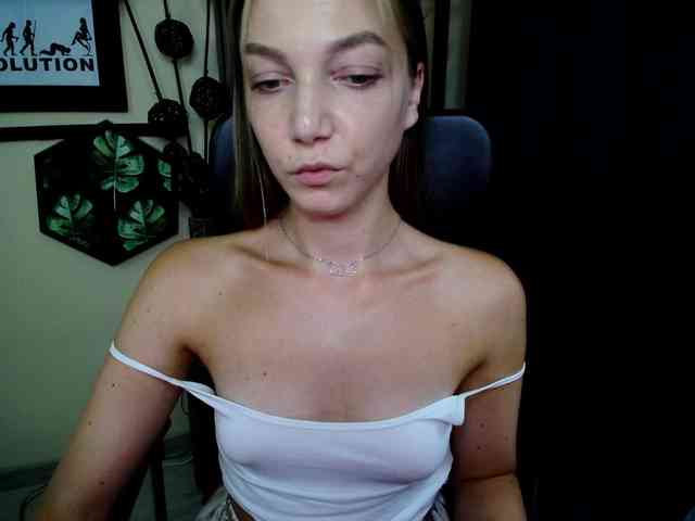EmillyExtasy webcam