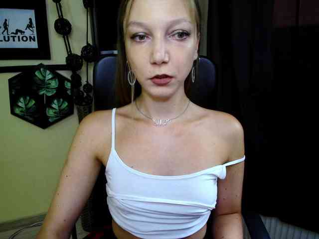 EmillyExtasy webcam
