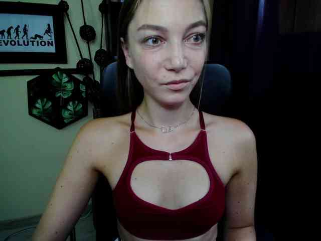 Model: EmillyExtasy