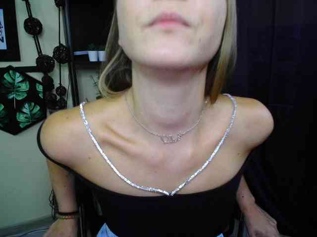 Model: EmillyExtasy