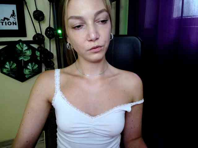 EmillyExtasy webcam