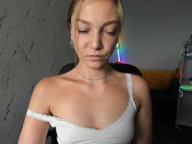 EmillyExtasy webcam
