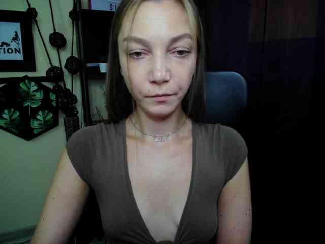 Model: EmillyExtasy