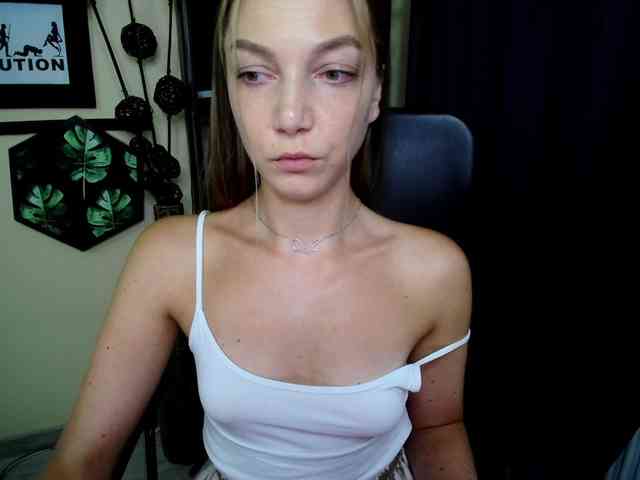 EmillyExtasy webcam
