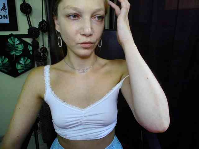 EmillyExtasy webcam