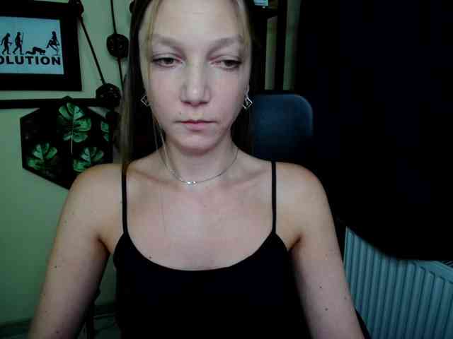 EmillyExtasy webcam
