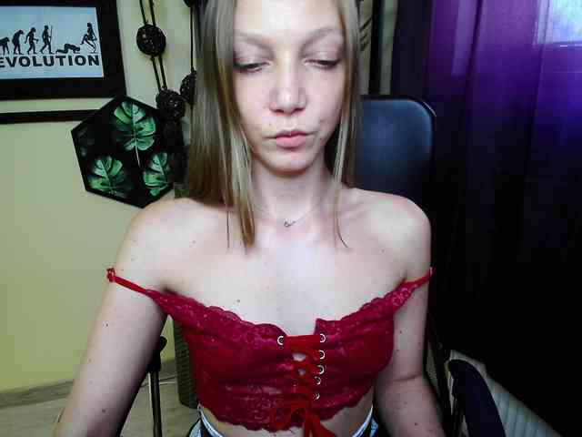 Model: EmillyExtasy