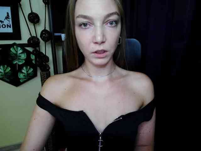 Model: EmillyExtasy