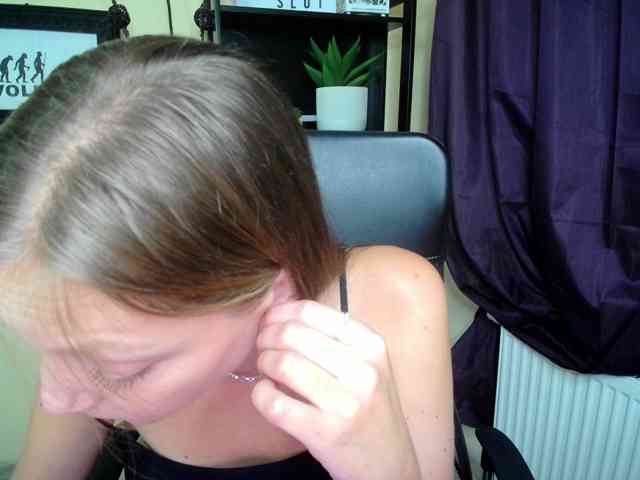 EmillyExtasy webcam