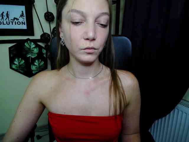 Model: EmillyExtasy