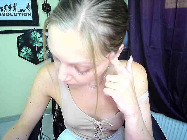 EmillyExtasy webcam