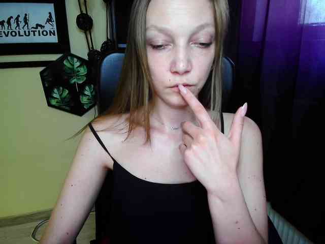 EmillyExtasy webcam