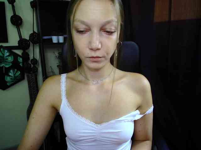 EmillyExtasy webcam