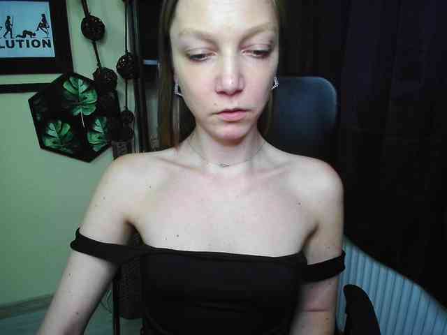 Model: EmillyExtasy