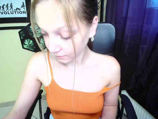 EmillyExtasy webcam