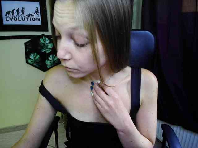 Model: EmillyExtasy