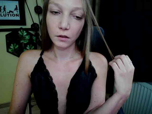 Model: EmillyExtasy