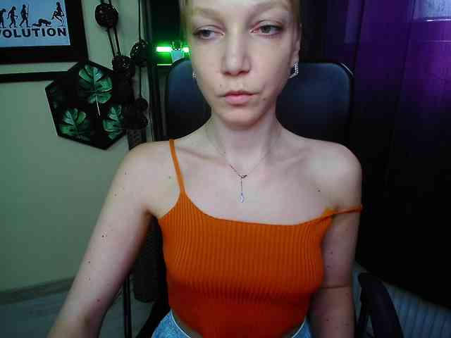 EmillyExtasy webcam