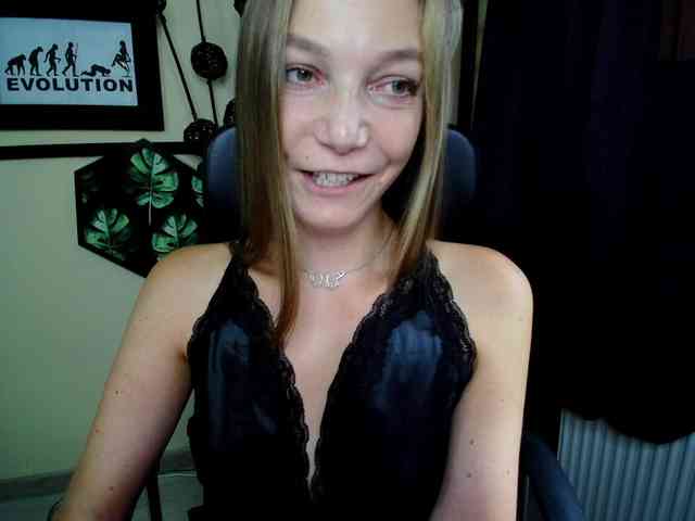 EmillyExtasy webcam