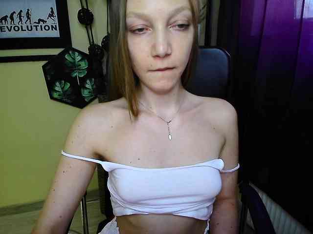 Model: EmillyExtasy