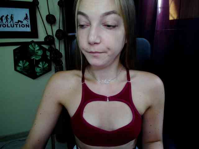 EmillyExtasy webcam