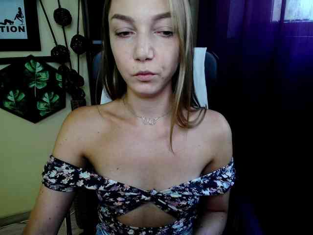 EmillyExtasy webcam