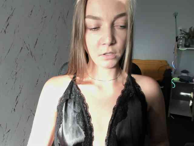 EmillyExtasy webcam
