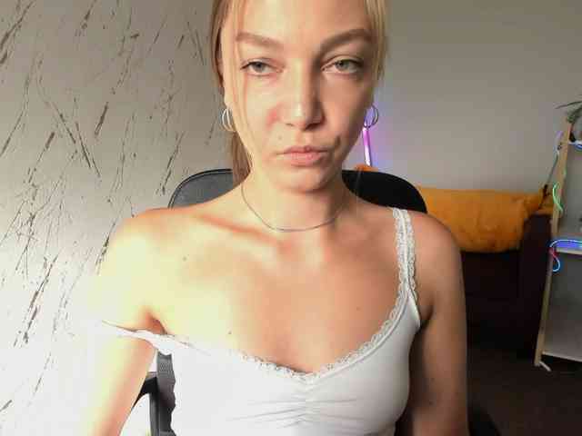 EmillyExtasy webcam