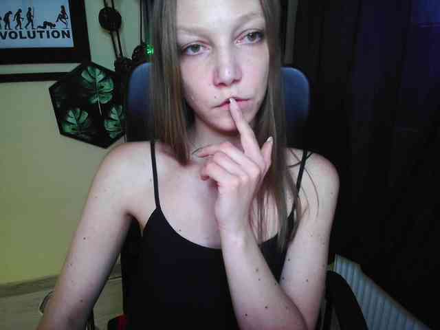 Model: EmillyExtasy