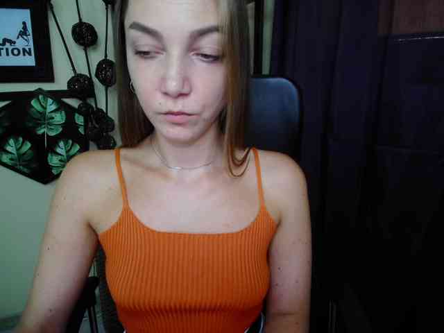 Model: EmillyExtasy