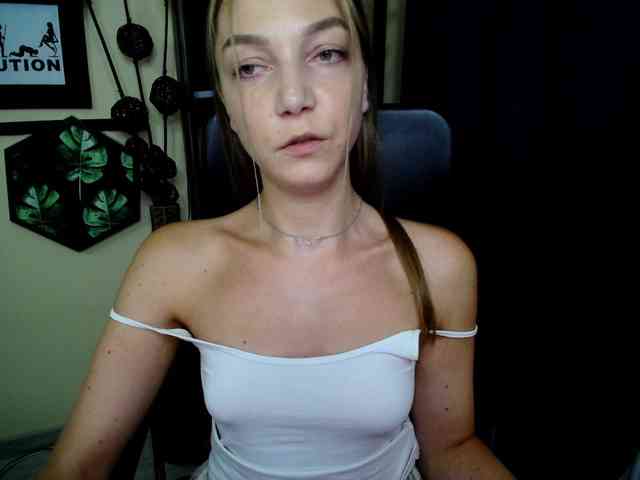 EmillyExtasy webcam