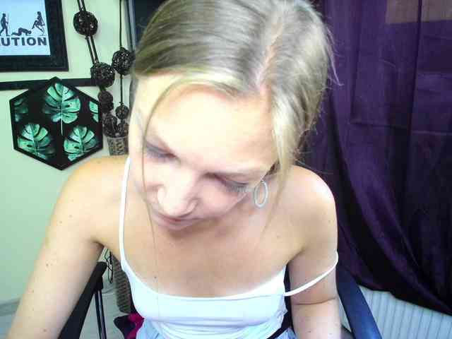 EmillyExtasy webcam