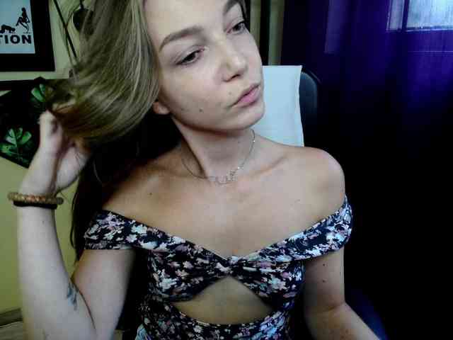 EmillyExtasy webcam