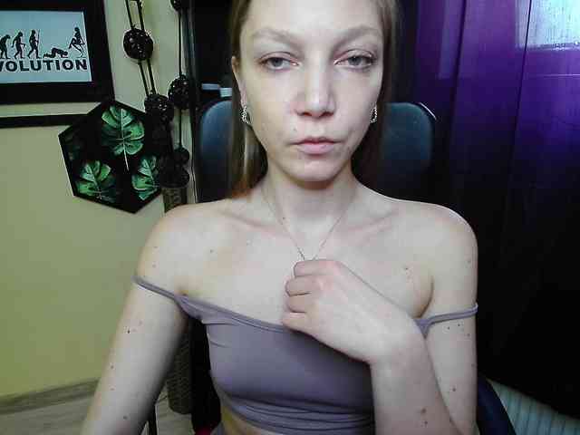 Model: EmillyExtasy