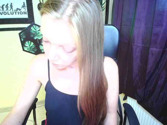 EmillyExtasy webcam