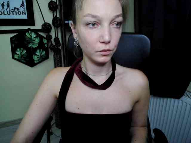 Model: EmillyExtasy