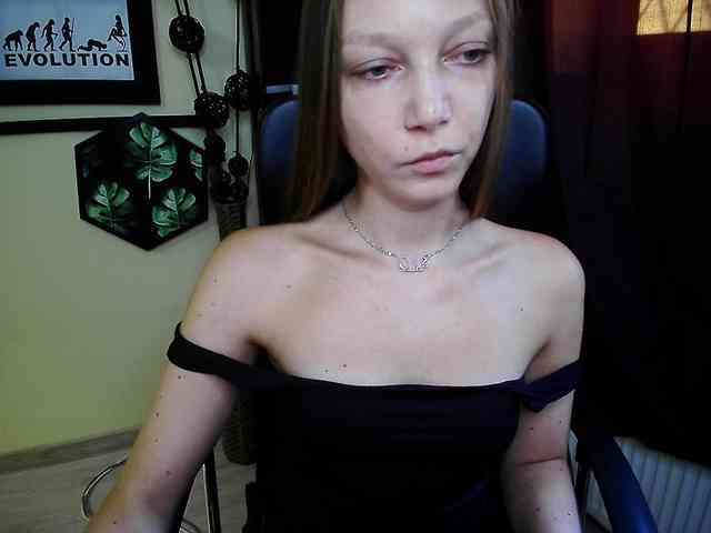 Model: EmillyExtasy