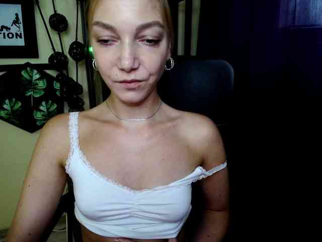EmillyExtasy webcam